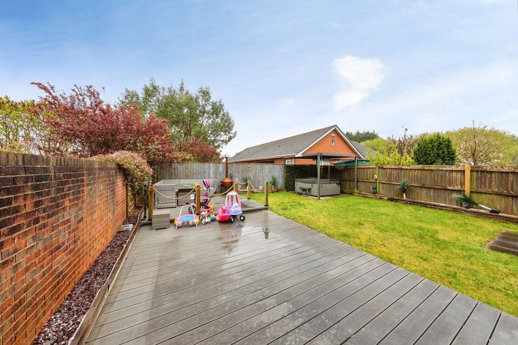 Property photo 3 of 24 Pbox-Img.Jpg