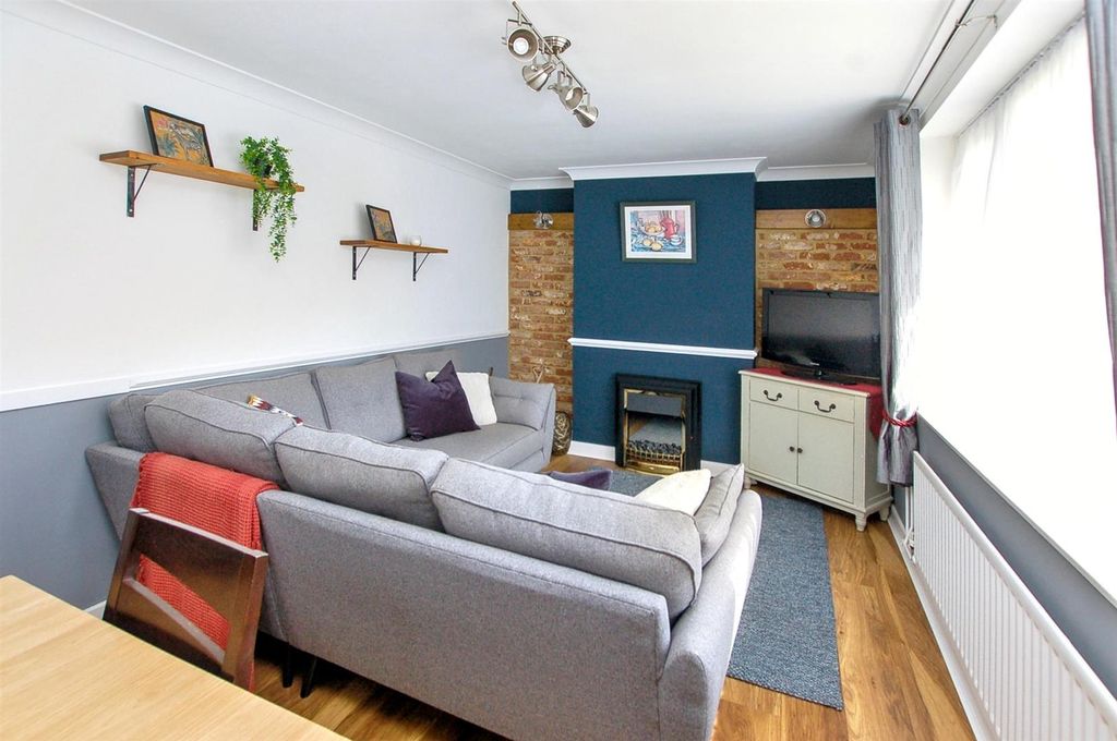 Property photo 2 of 18