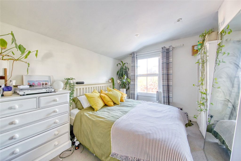 Property photo 3 of 9 Picture No. 05