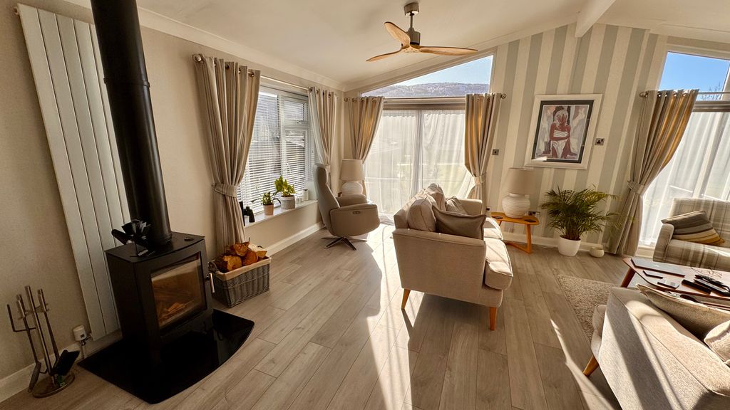 Property photo 3 of 50