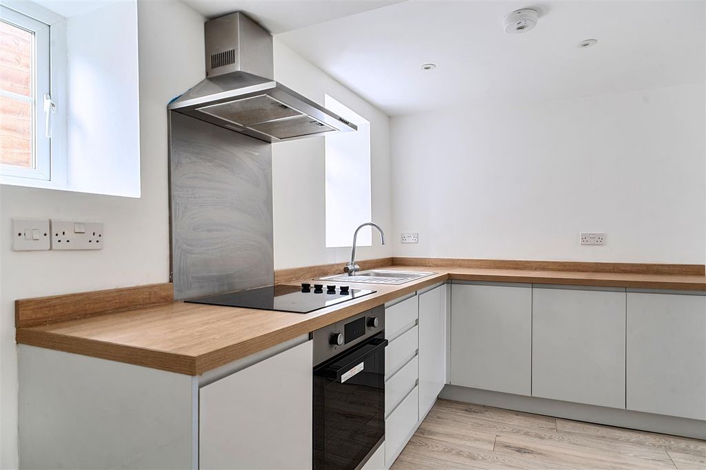 Property photo 3 of 14 Kitchen