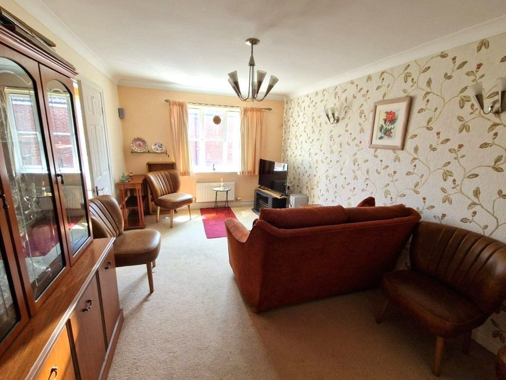 Property photo 2 of 11