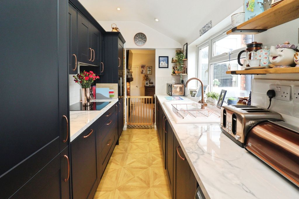 Property photo 3 of 23