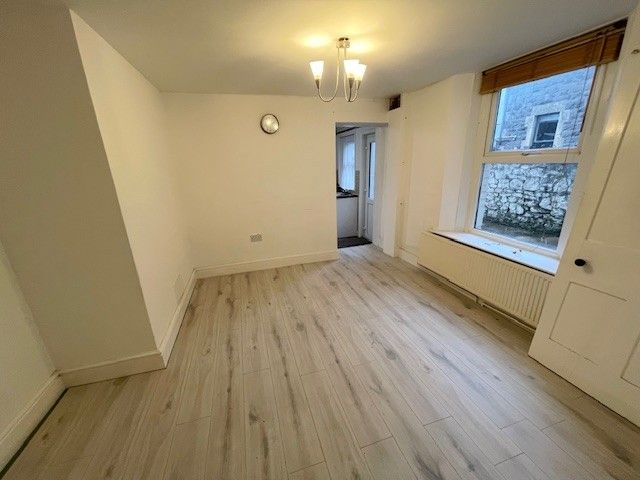 Property photo 2 of 5 Lounge