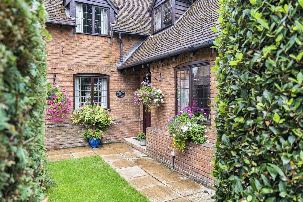 Property photo 2 of 34 25_63116.Jpg