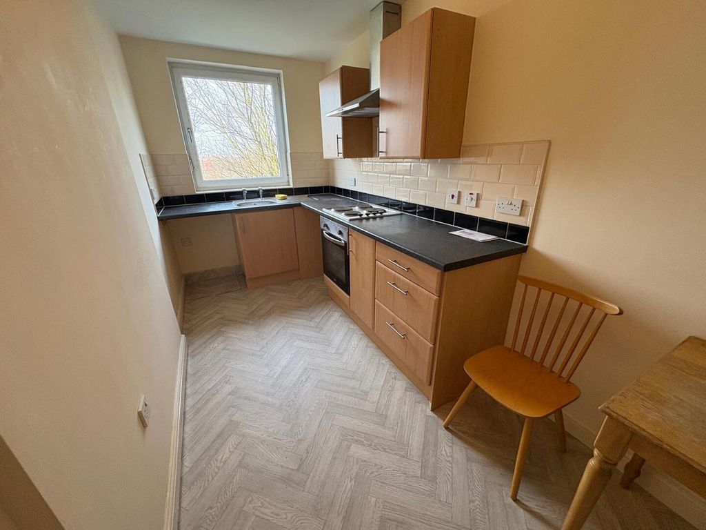 Property photo 3 of 5 Kitchen