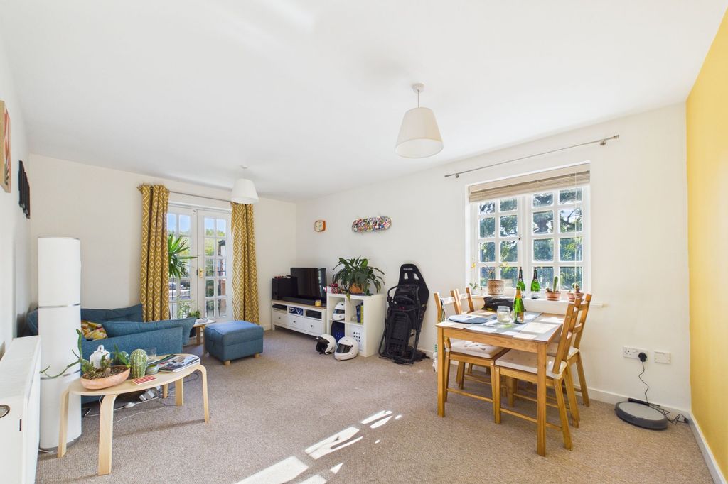 Property photo 3 of 18