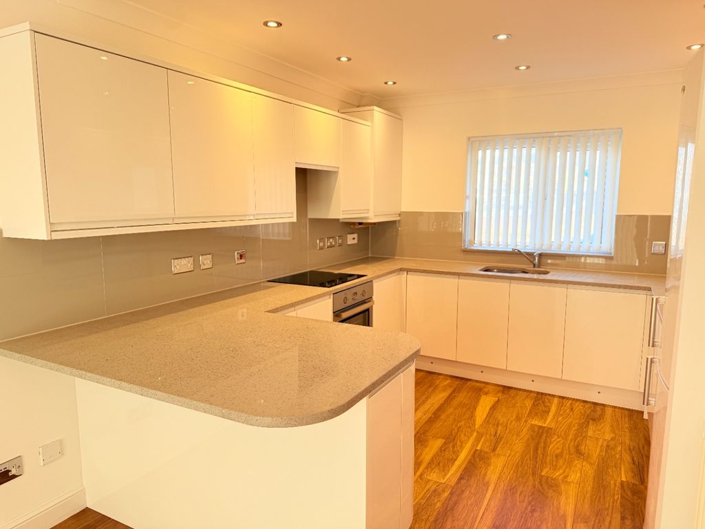 Property photo 3 of 23 5572132