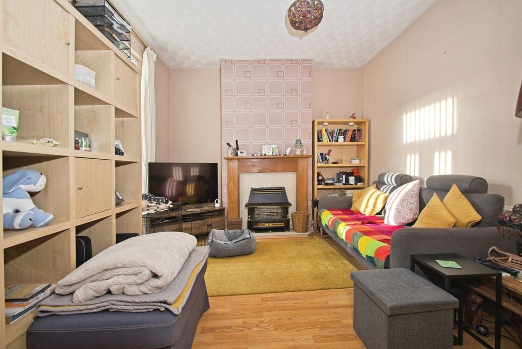 Property photo 2 of 15 Pbox-Img.Jpg