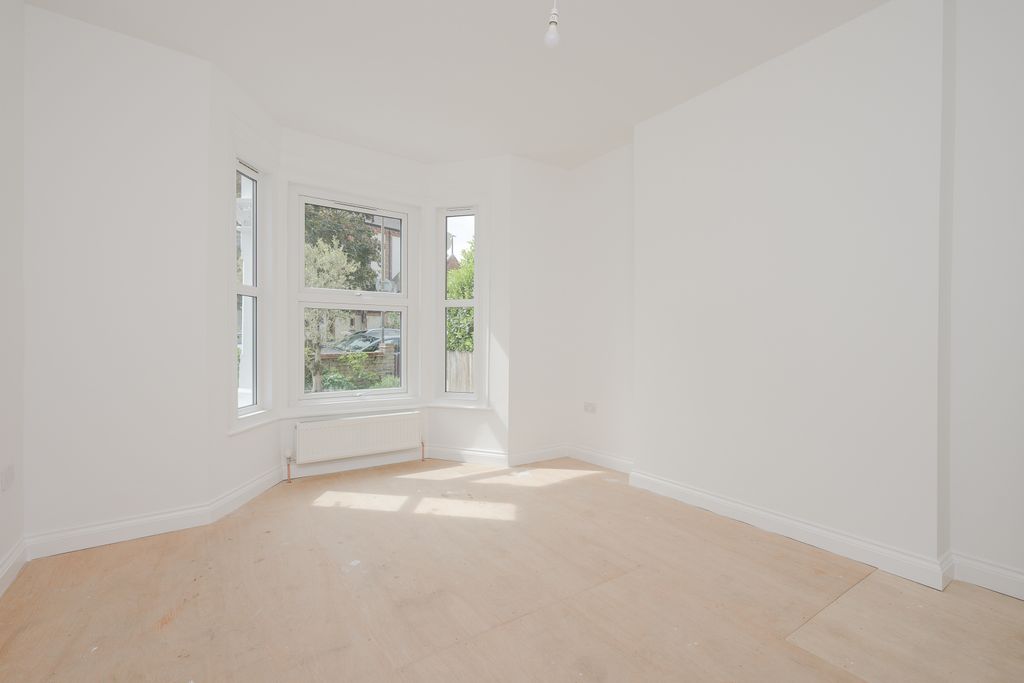 Property photo 3 of 8 Picture No. 01