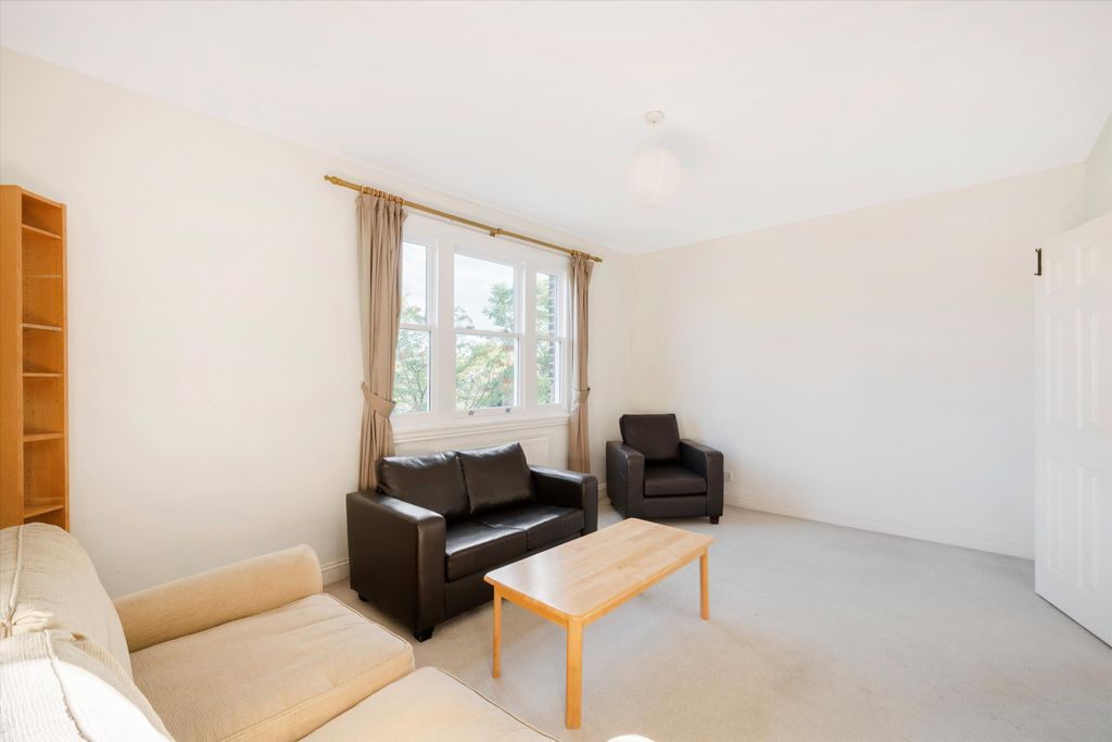 Property photo 2 of 8 Image