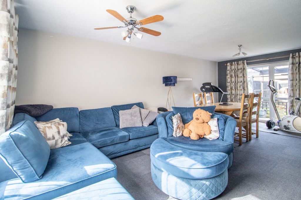 Property photo 2 of 15 5057592