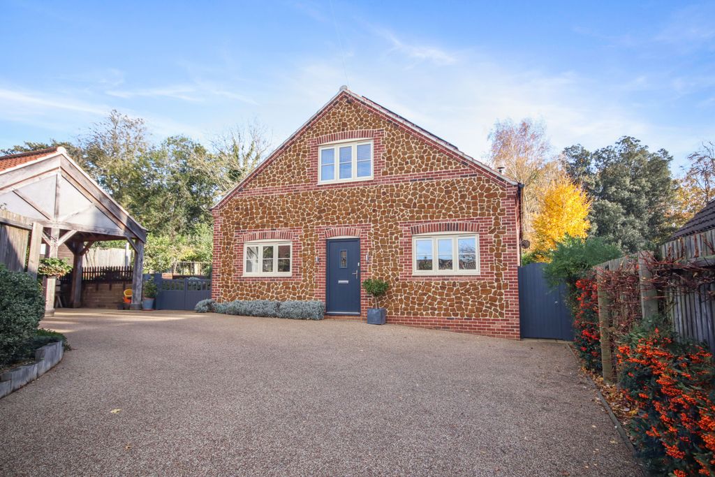 Property photo 2 of 19