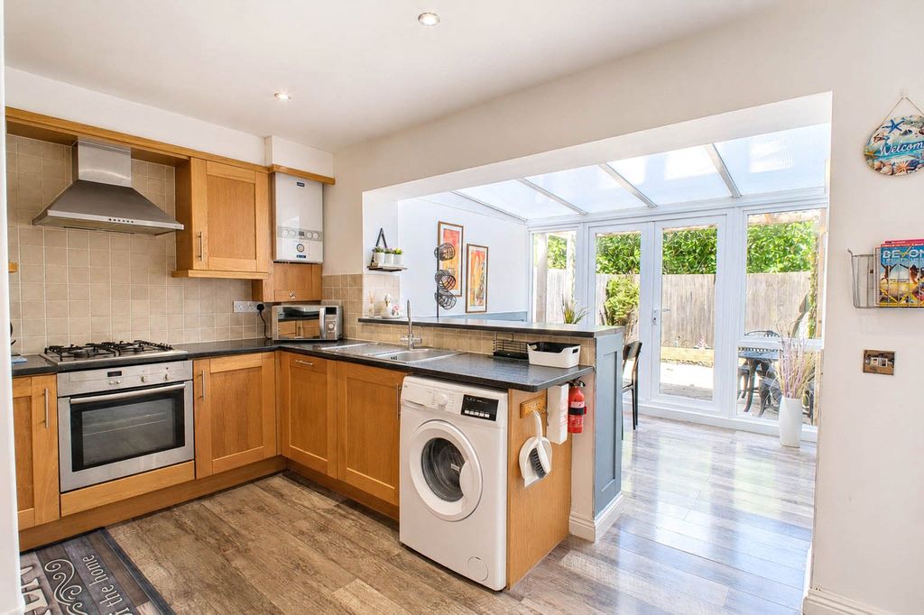 Property photo 2 of 27 Picture No. 83