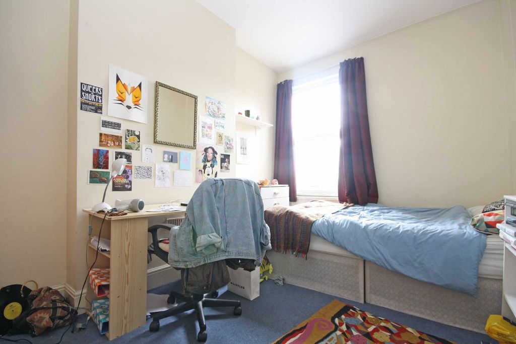 Property photo 3 of 5