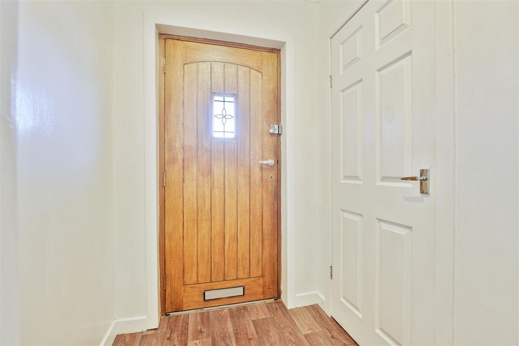 Property photo 3 of 31 3 - Entrance Vestibule.Jpg