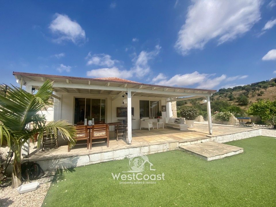 Property photo 2 of 33