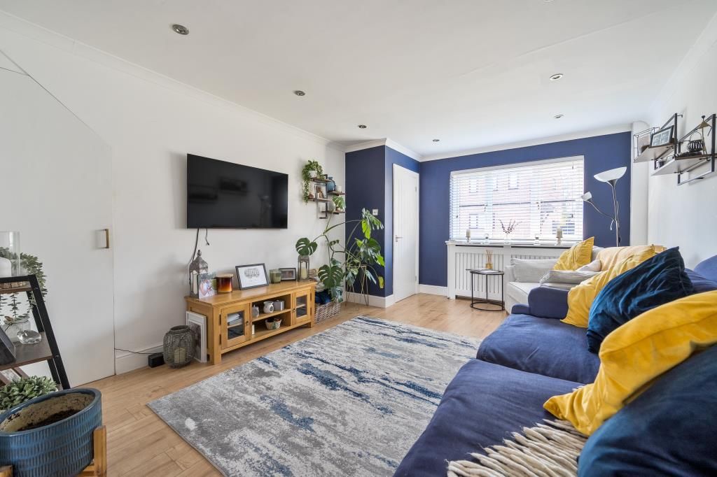 Property photo 3 of 20 Living Area