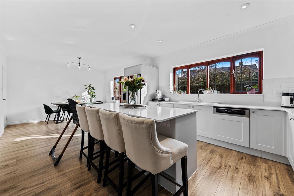 Property photo 2 of 24 7Snaithcresweb21.Jpg