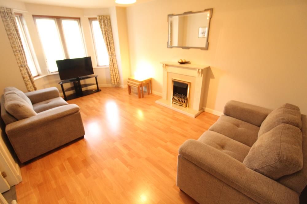 Property photo 1 of 14 Lounge