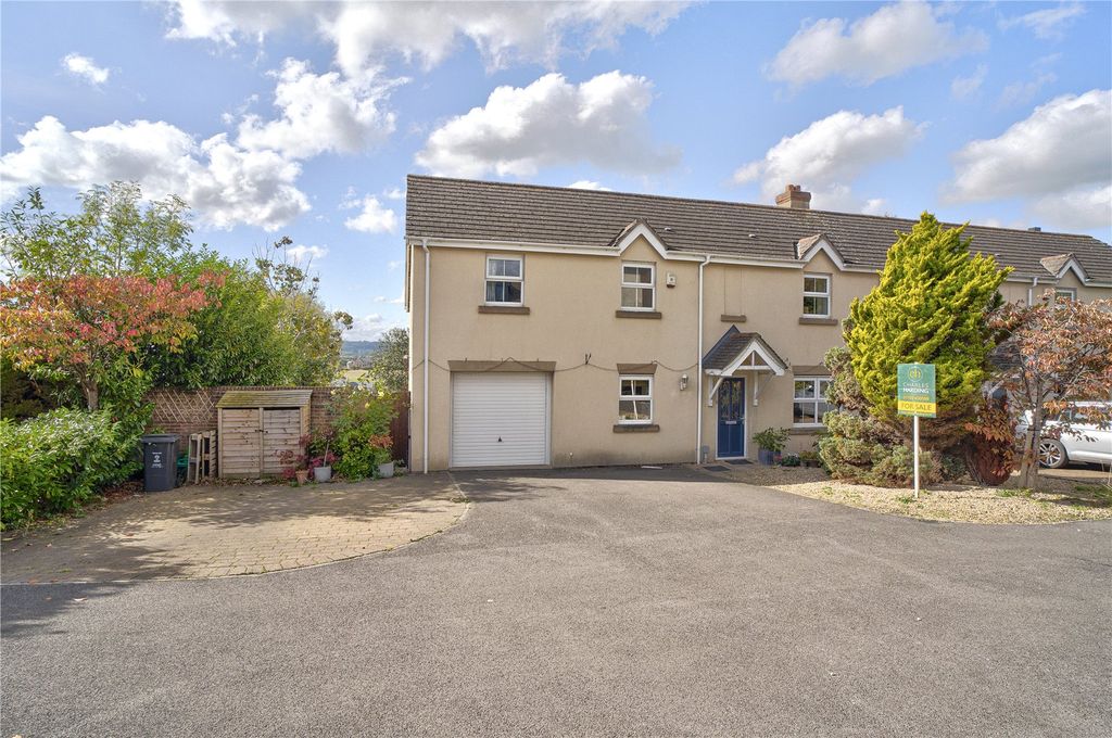 Property photo 3 of 19 Picture No. 01