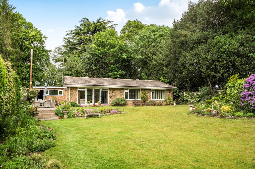 Property photo 1 of 30 1463886-1-6A0F9F8...