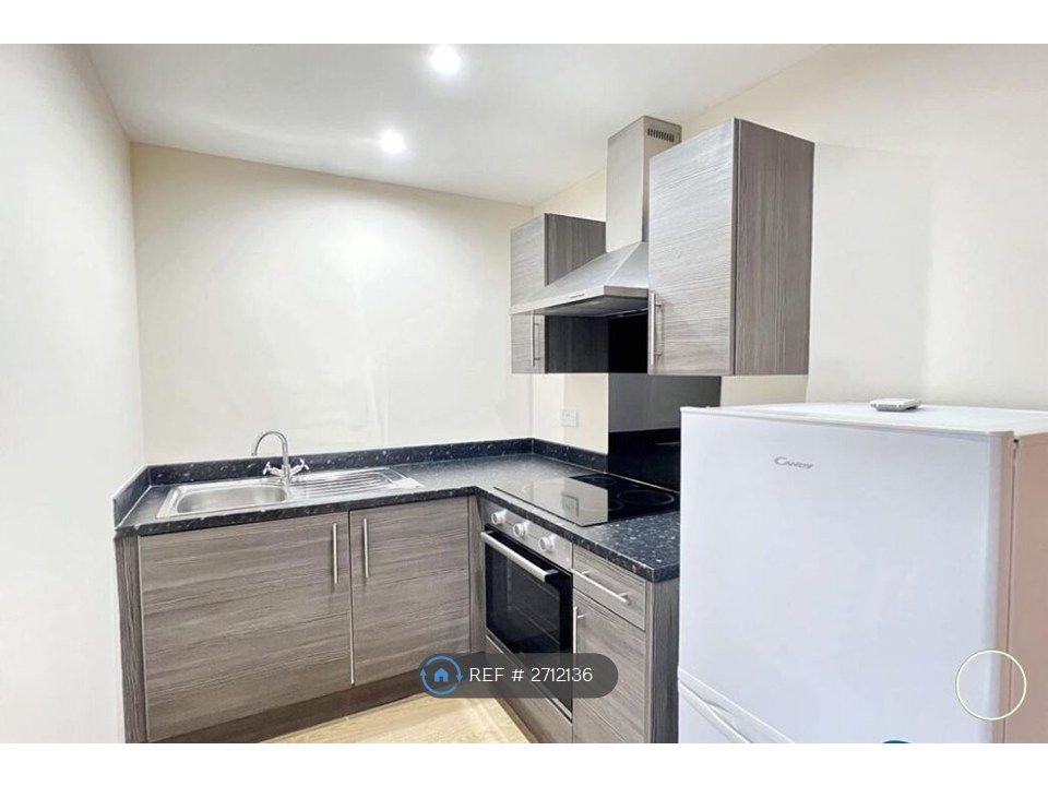 Property photo 2 of 5 Kitchen