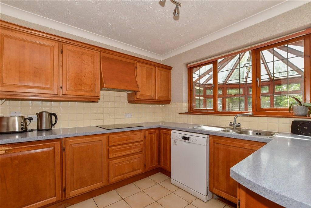 Property photo 2 of 20 Kitchen