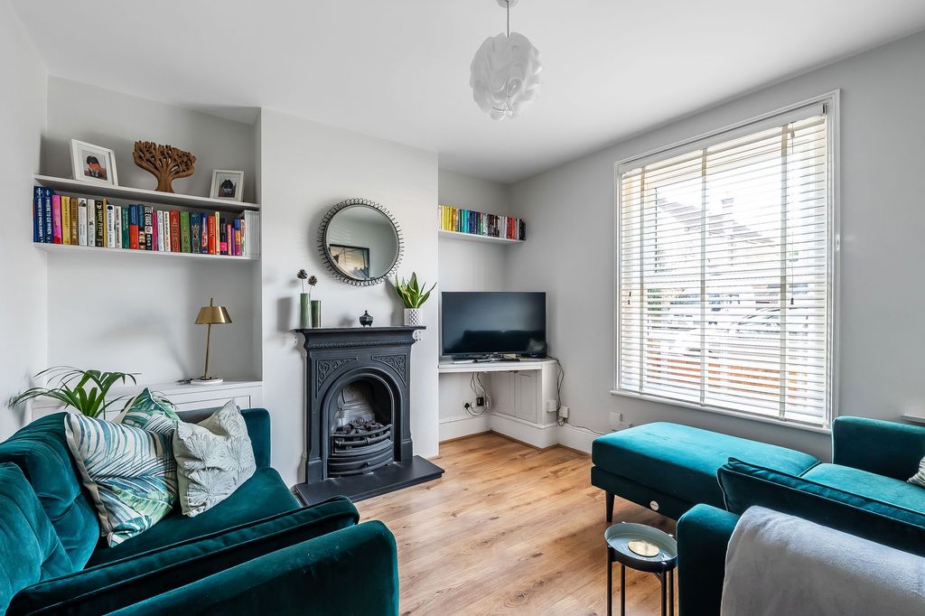 Property photo 2 of 26