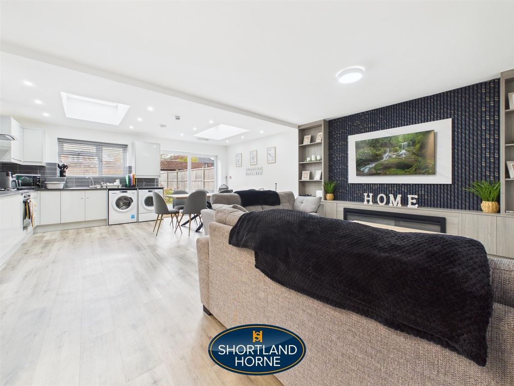 Property photo 3 of 31