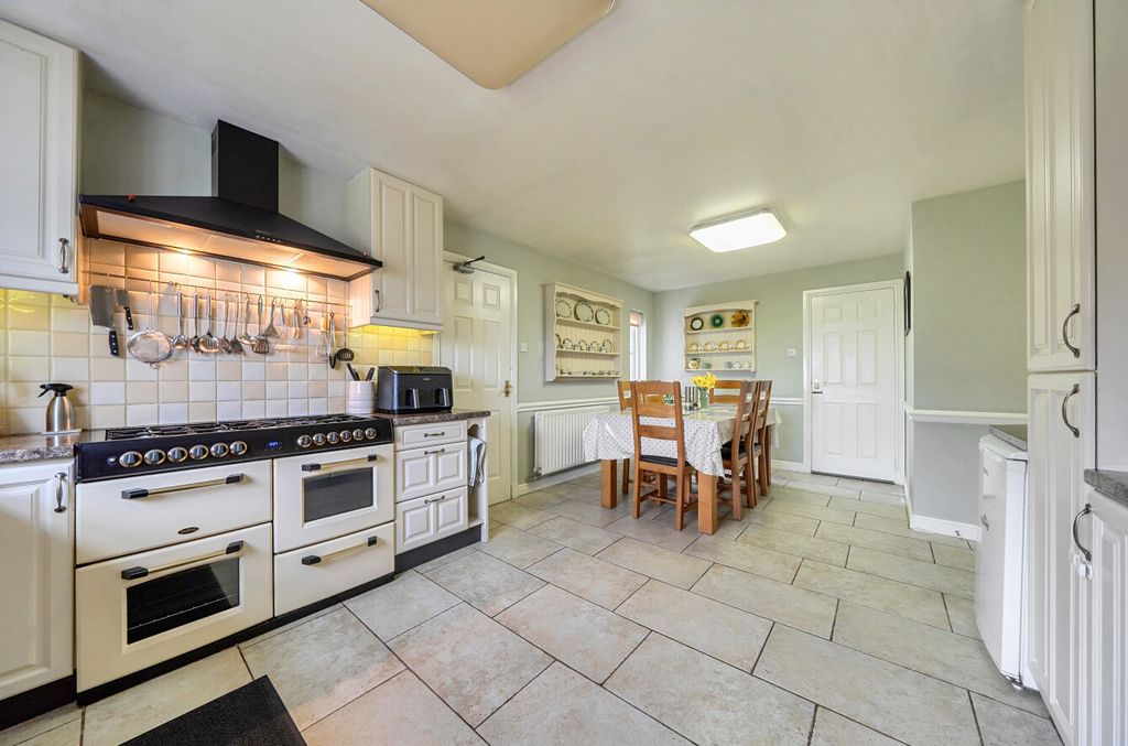 Property photo 3 of 26 1432253-13-69c2c9...