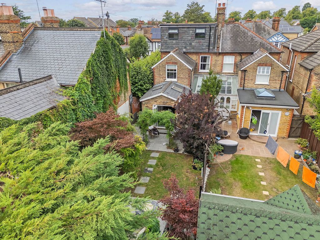 Property photo 2 of 33