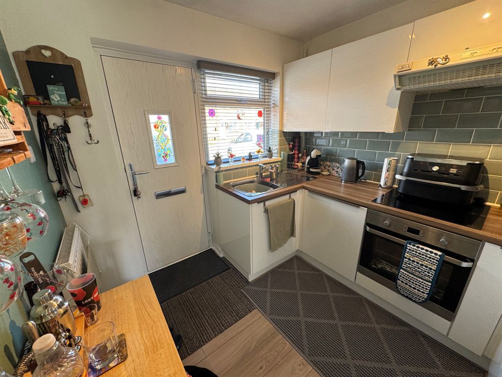 Property photo 3 of 12