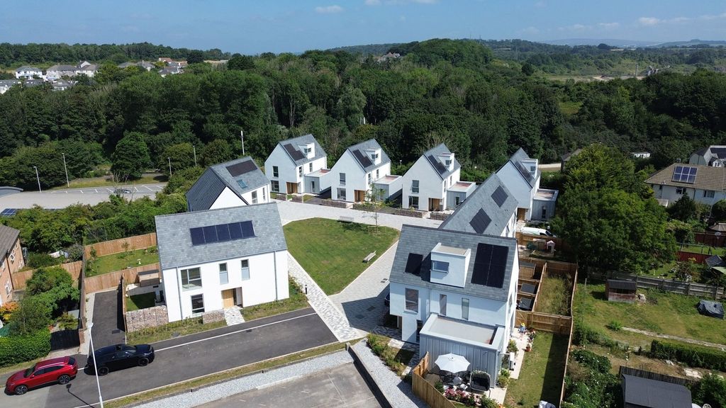 Property photo 1 of 30