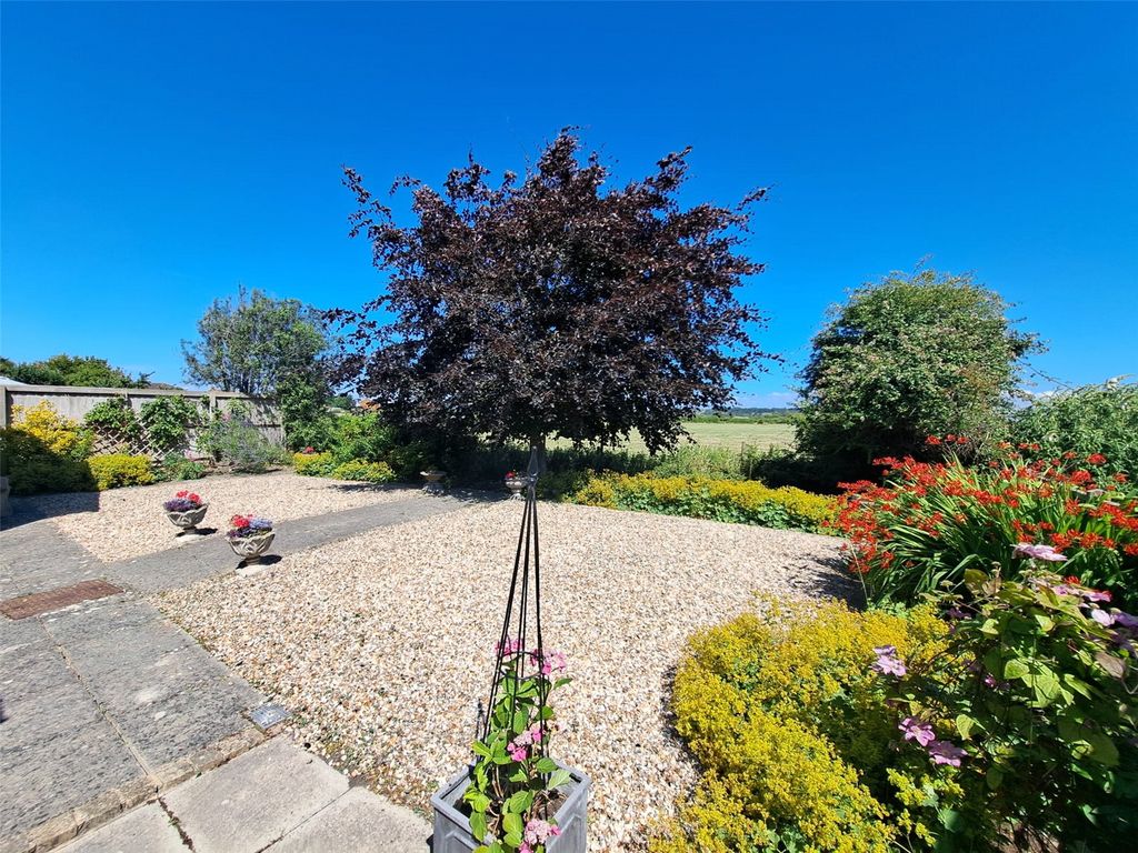 Property photo 2 of 21 Picture No. 25