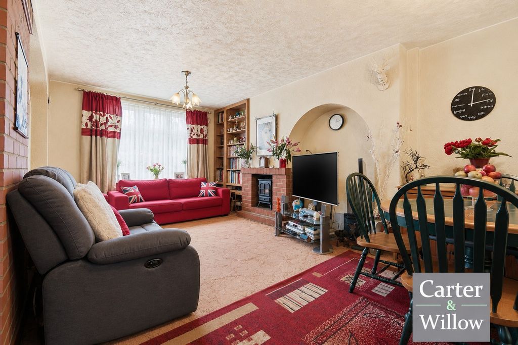 Property photo 3 of 11