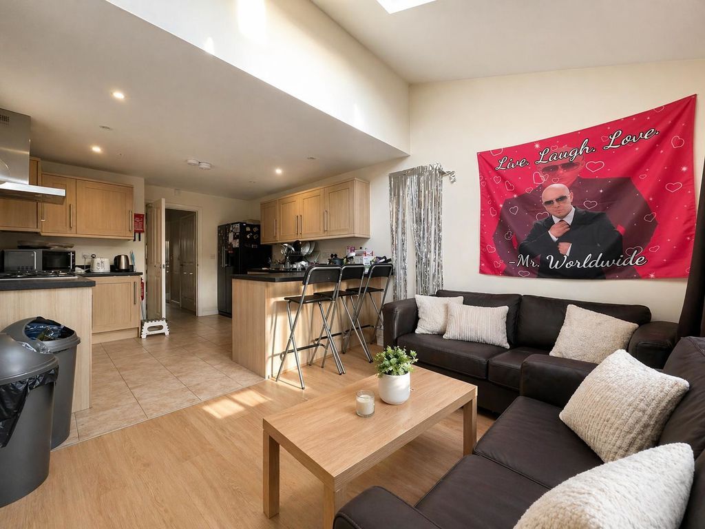 Property photo 2 of 12 Photo 26