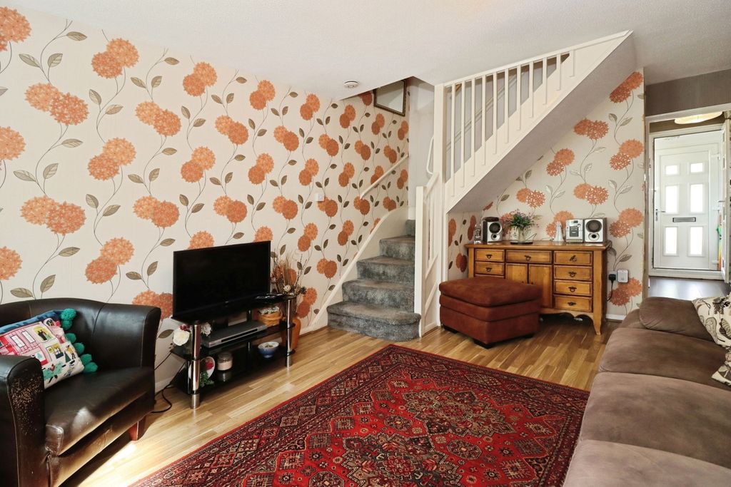 Property photo 2 of 14 Lounge