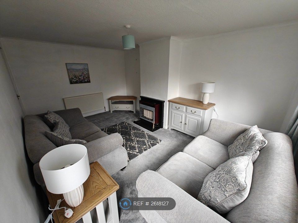 Property photo 1 of 19 Living Room