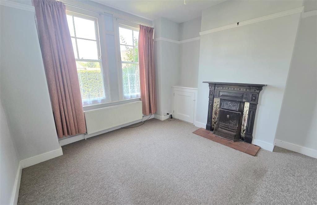 Property photo 3 of 8 Bedroom 1