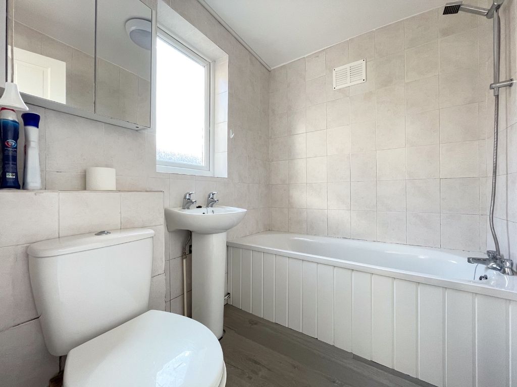 Property photo 2 of 11 4451122