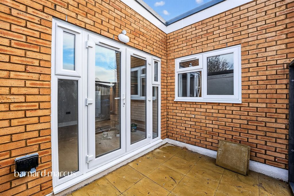 Property photo 3 of 16