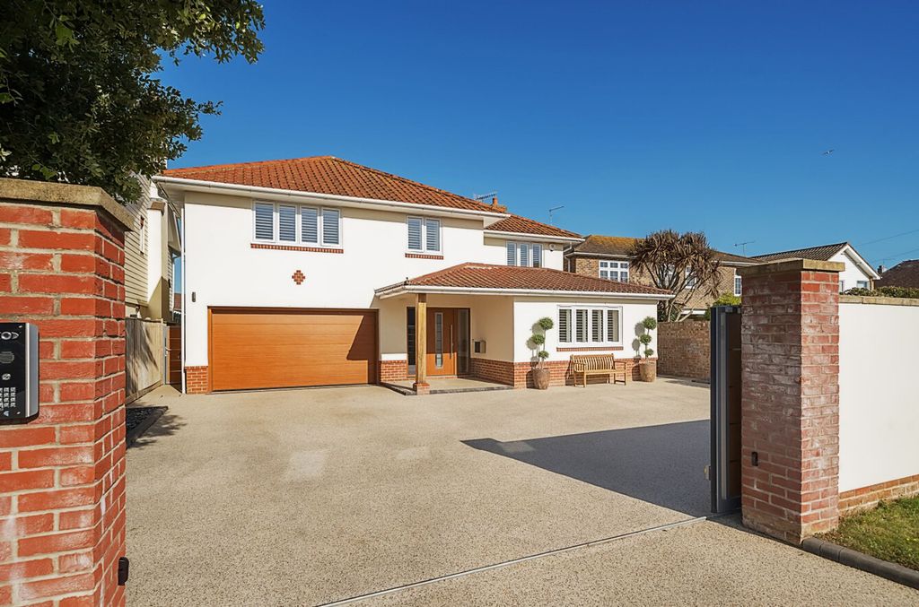 Property photo 1 of 36