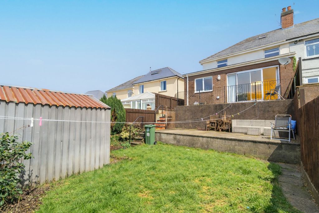 Property photo 2 of 24