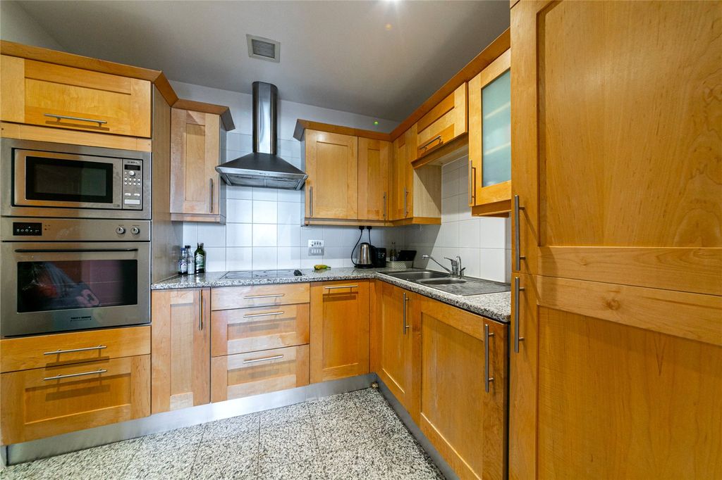 Property photo 3 of 19 Picture No. 13