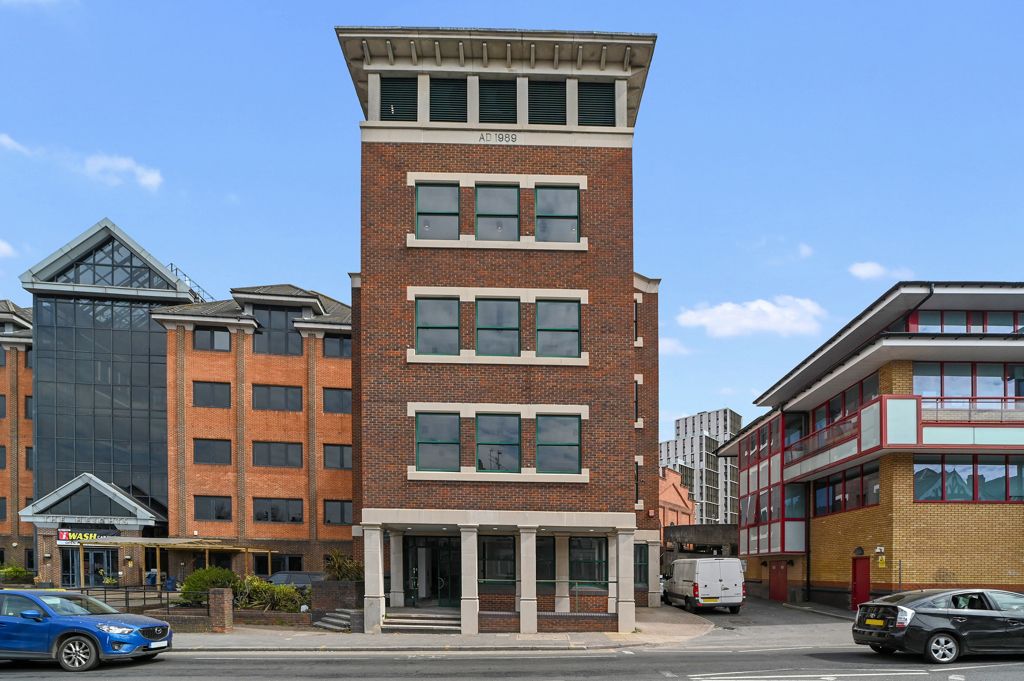 Property photo 2 of 21 Photo 33