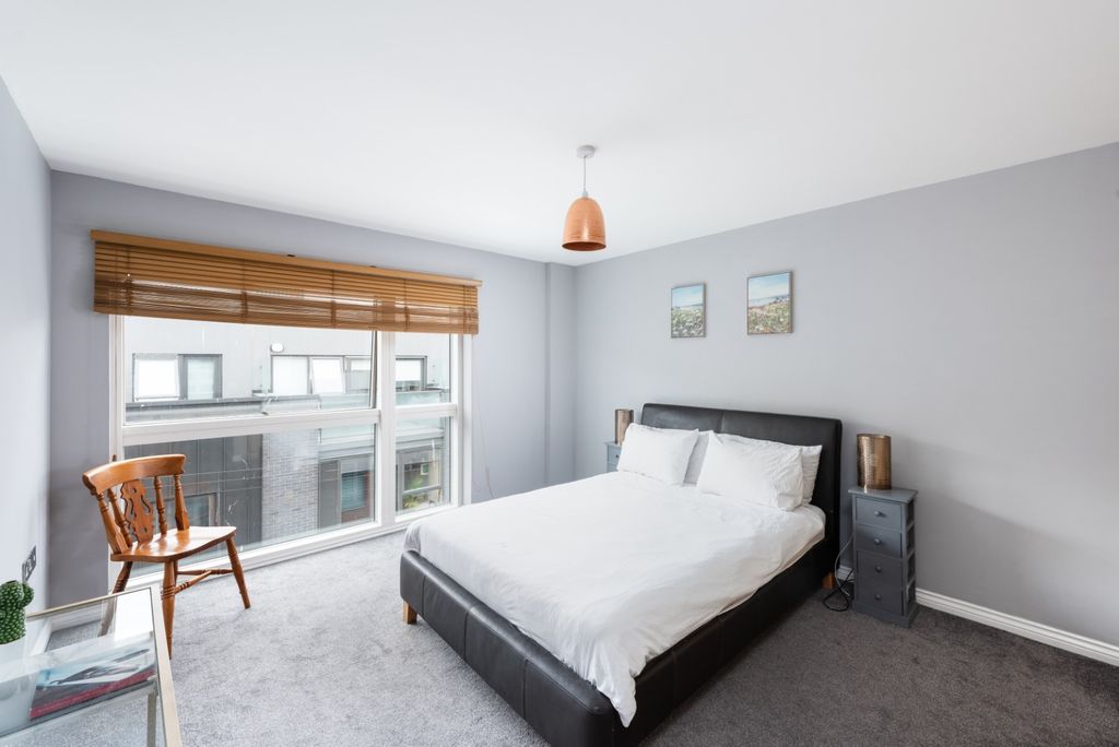 Property photo 2 of 17 4345182