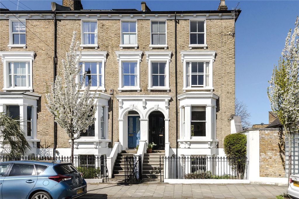 Property photo 1 of 22