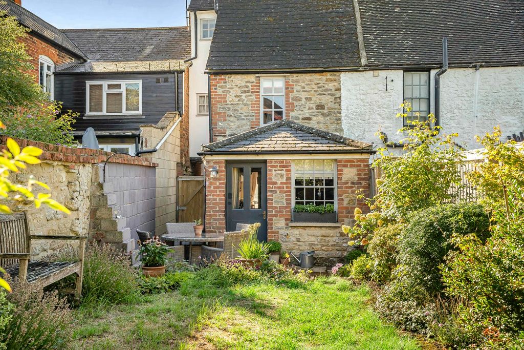 Property photo 1 of 16 Garden