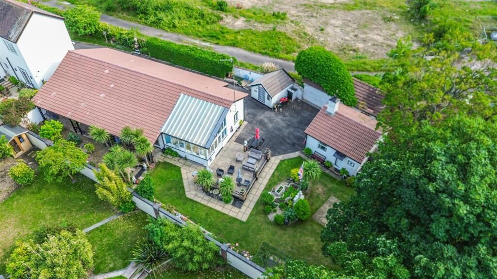 Property photo 1 of 51 4307881